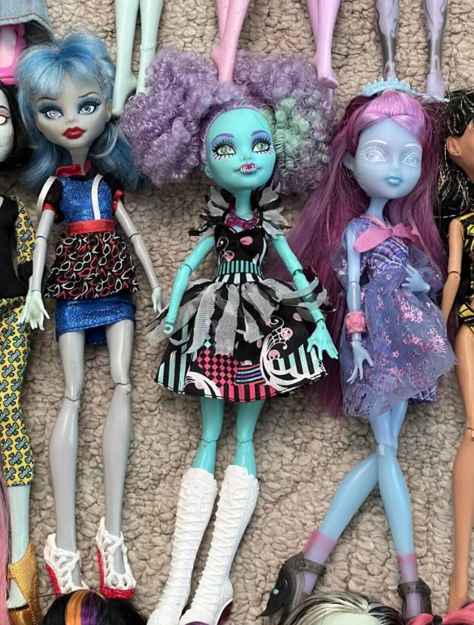 Monster High Doll Lot (54 Dolls) – Extra Clothes, Shoes, Accessories, Stands & More!