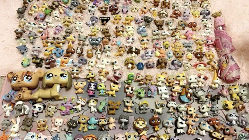 Huge LPS lot RARE – Over 400 Authentic pets