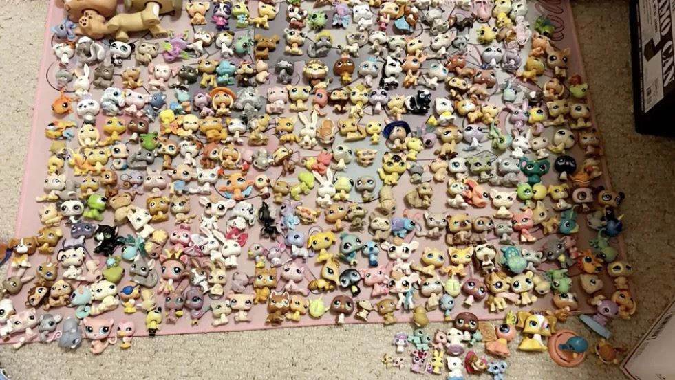 Huge LPS lot RARE – Over 400 Authentic pets