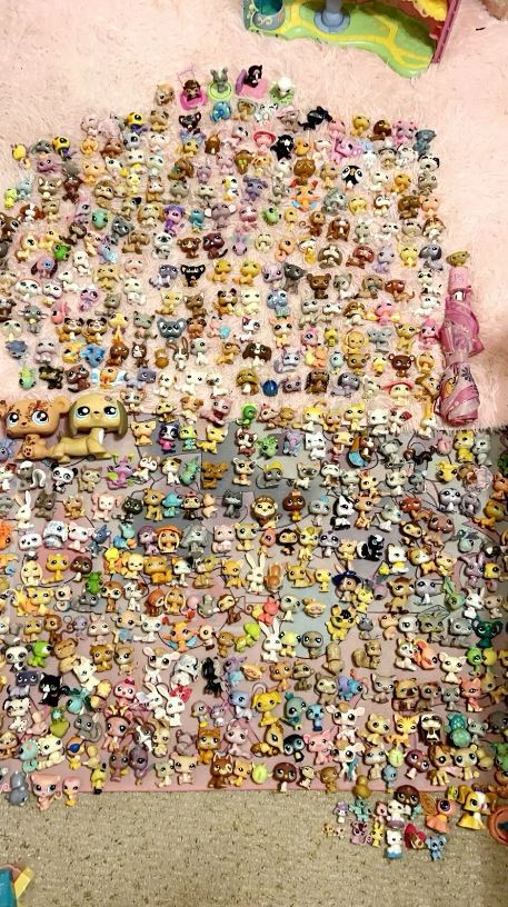Huge LPS lot RARE – Over 400 Authentic pets